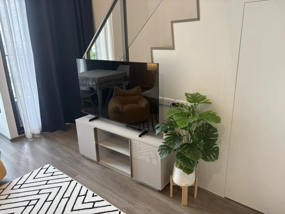 For rent: So Origin Kaset Interchange, 8th floor, fully furnished, very livable. Book now!