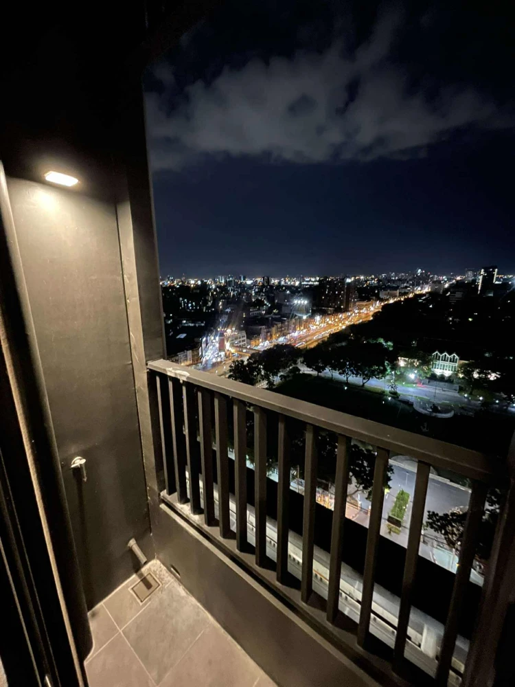 For rent SO Origin Kaset Interchange Duplex room 37 sq m., two floors, high ceiling, view of Kasetsart University, hurry up and grab it.