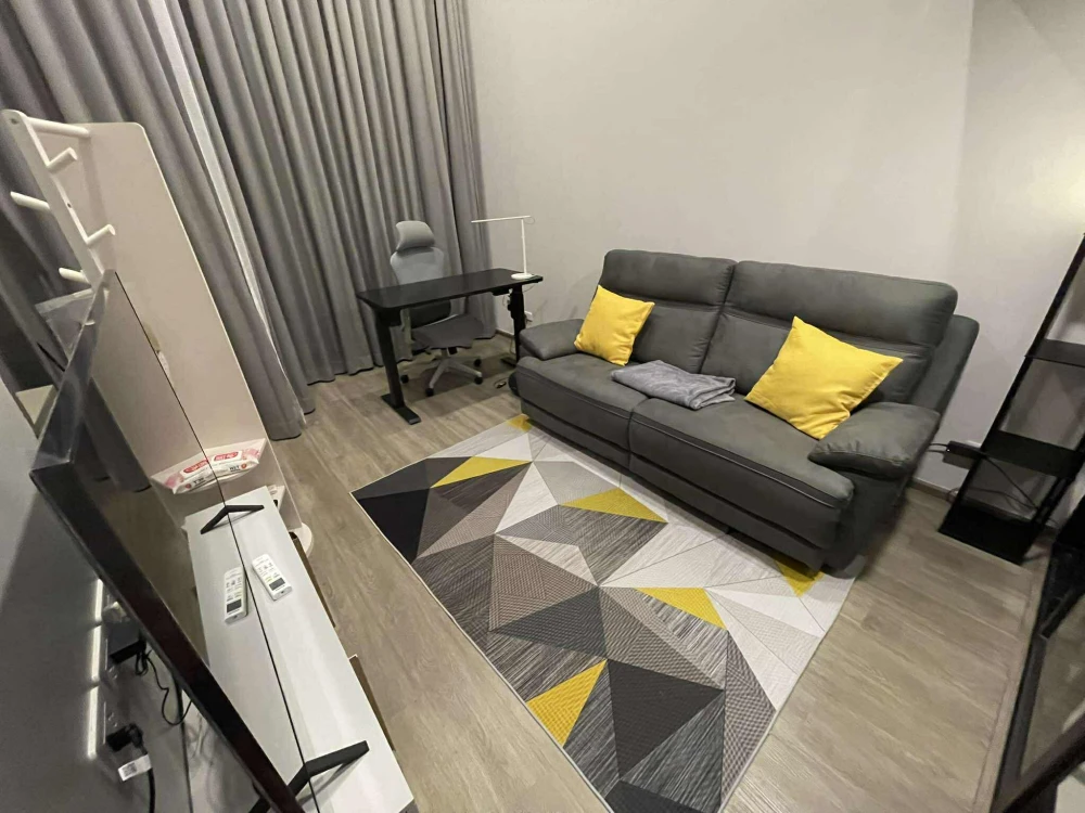 For rent SO Origin Kaset Interchange Duplex room 37 sq m., two floors, high ceiling, view of Kasetsart University, hurry up and grab it.