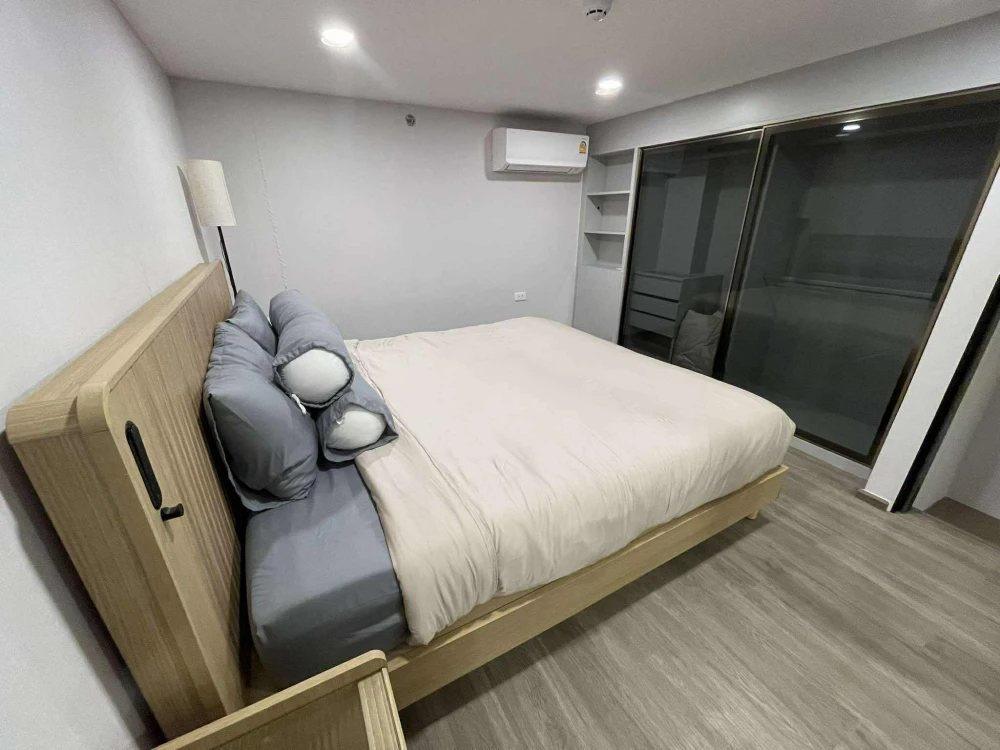 For rent SO Origin Kaset Interchange Duplex room 37 sq m., two floors, high ceiling, view of Kasetsart University, hurry up and grab it.