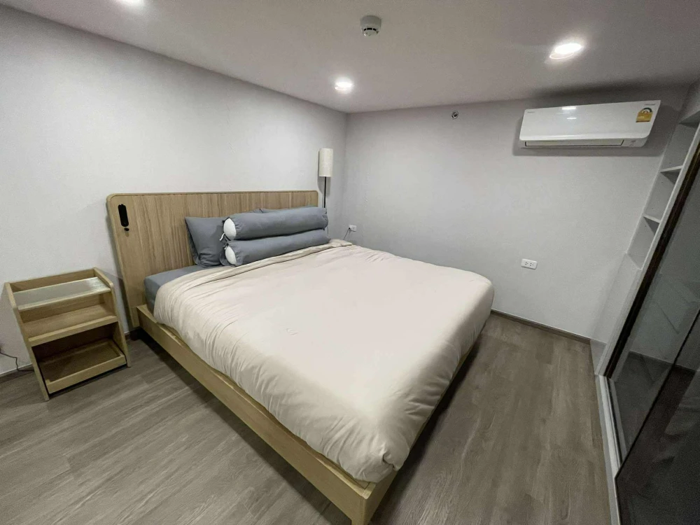 For rent SO Origin Kaset Interchange Duplex room 37 sq m., two floors, high ceiling, view of Kasetsart University, hurry up and grab it.