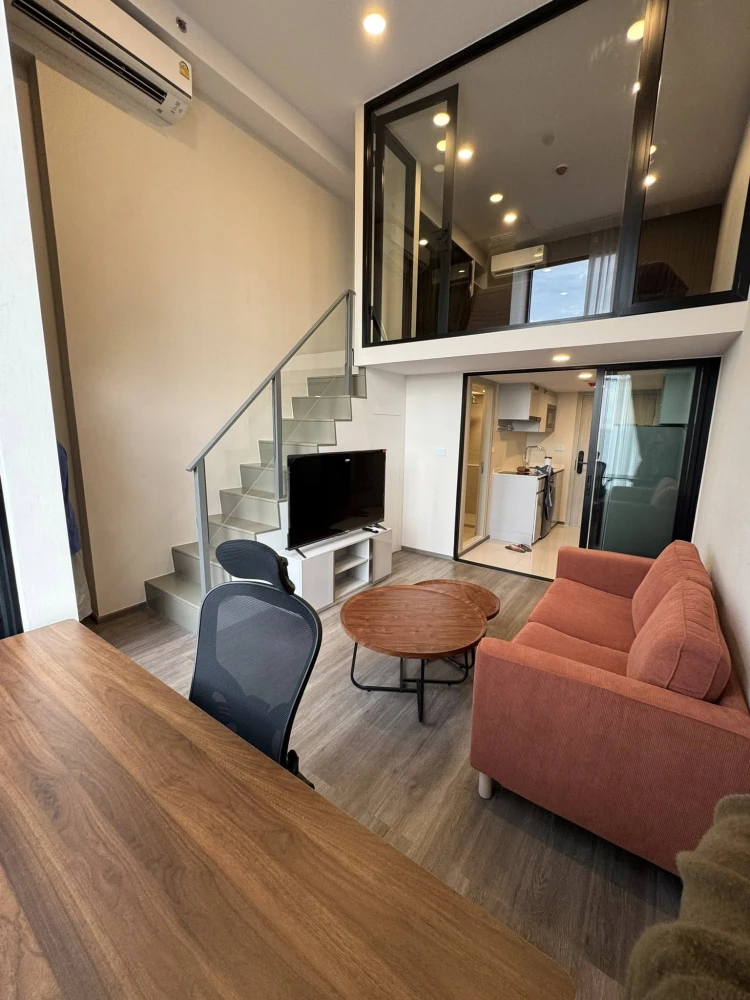 For rent: So Origin Kaset Interchange, a cozy room with high ceilings, airy and spacious, fully furnished. Don't miss out on this great deal!