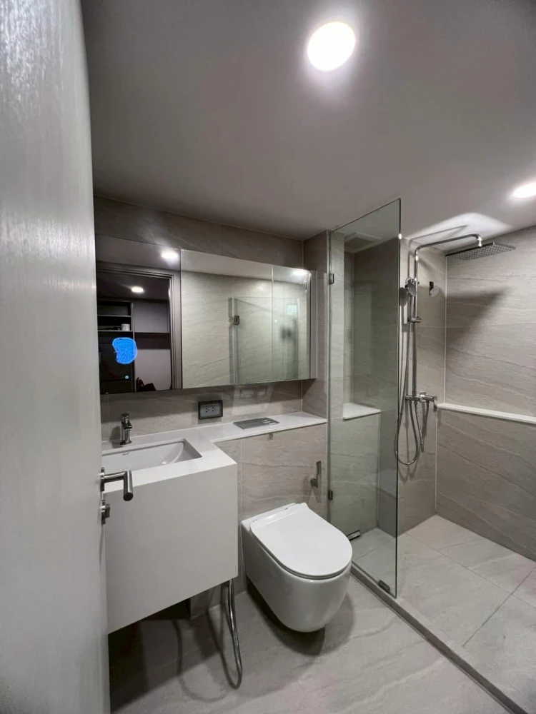 For rent: So Origin Kaset Interchange, a comfortable room, high ceiling, airy, fully furnished, don't miss it.
