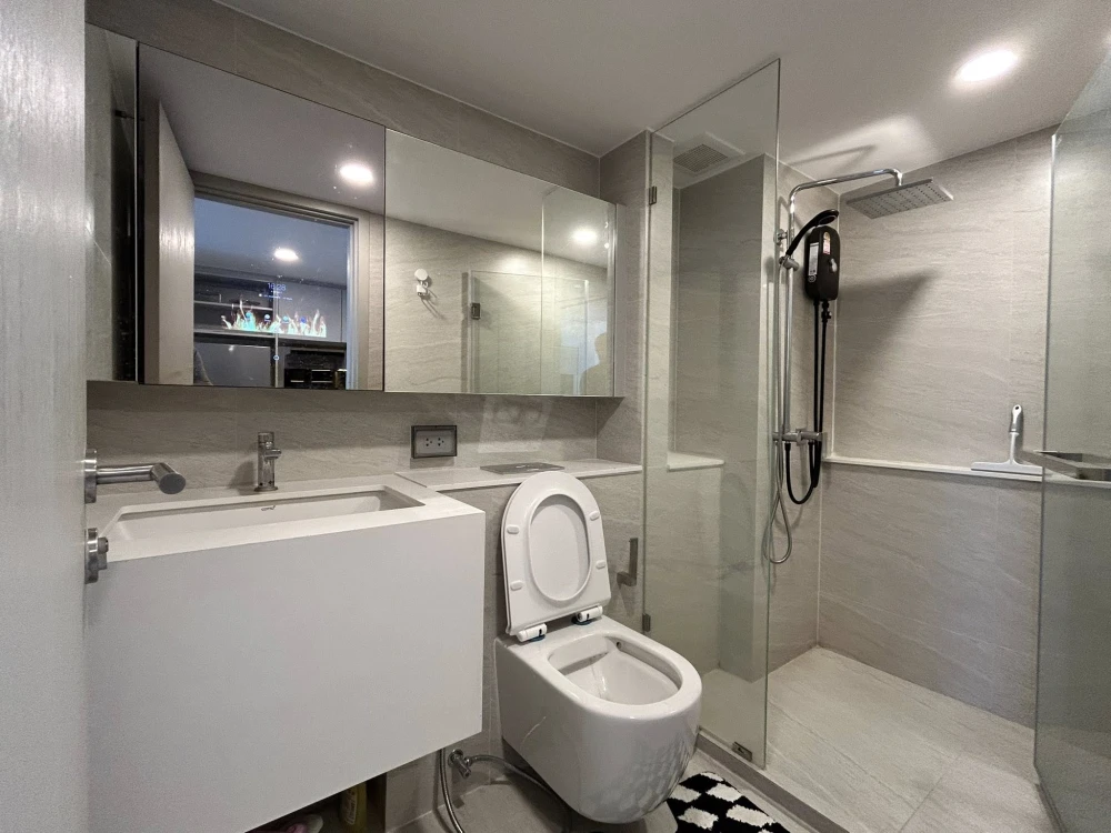 For rent: So Origin Kaset Interchange, 21st floor, 4m high ceiling, beautifully decorated and very comfortable. Book now!