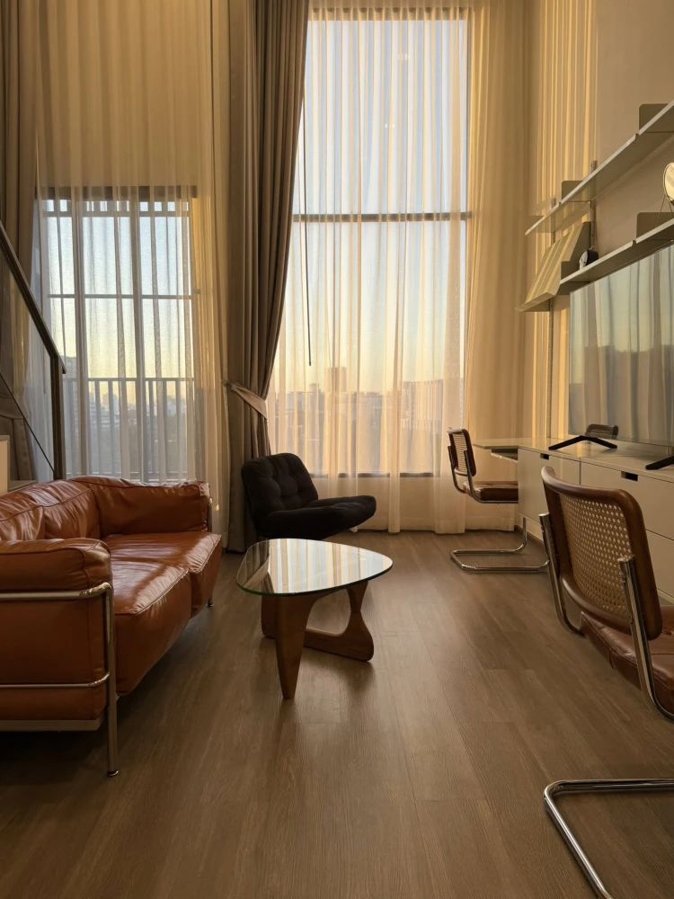For rent: So Origin Kaset Interchange, high ceilings, spacious and airy, fully furnished. Such a great deal, book now!