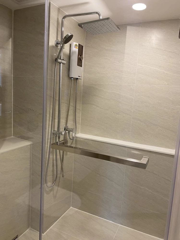 For rent: SO ORIGIN KASET INTERCHANGE is a 2-storey room with a 4.2-meter high ceiling on the 20th floor. The entire room is decorated with built-ins.