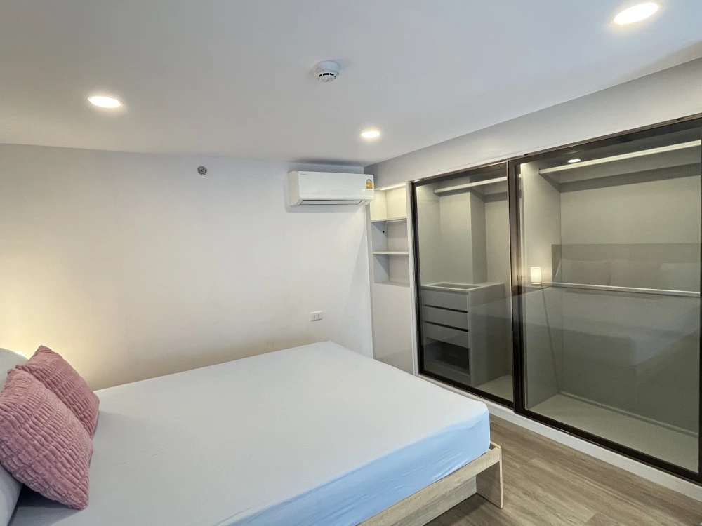 For rent: SO Origin Kaset Interchange. Ready-to-move-in room. Fully furnished. Just bring your own luggage and move in. Hurry and reserve now!!!