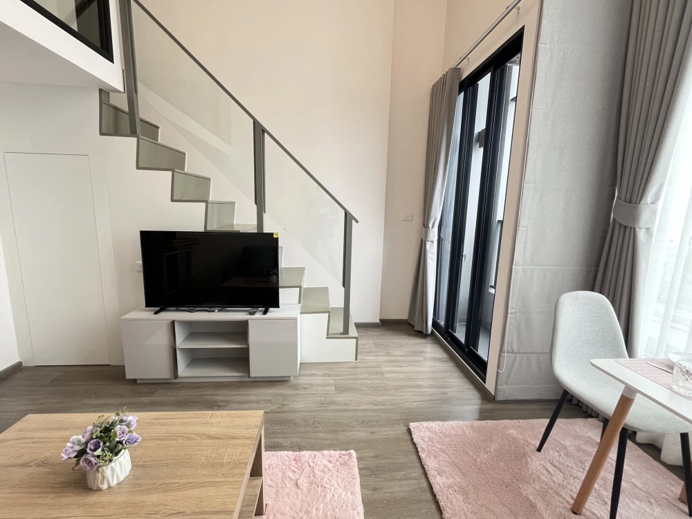 For rent: SO Origin Kaset Interchange. Ready-to-move-in room. Fully furnished. Just bring your own luggage and move in. Hurry and reserve now!!!