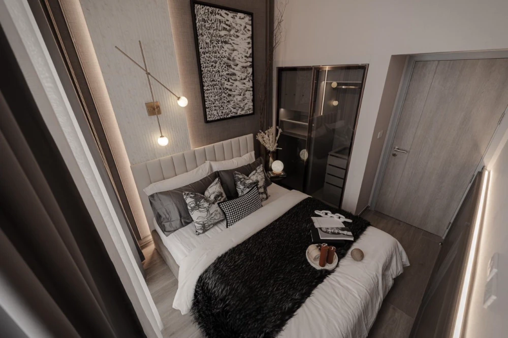 ให้เช่า Soho Bangkok Ratchada ห้องมุม ชั้น 15 2 ห้องนอน เพดานสูง 4.2 เมตร ตกแต่งสวยอลังเวอร์ ย้ายเลย อย่ารีรอ