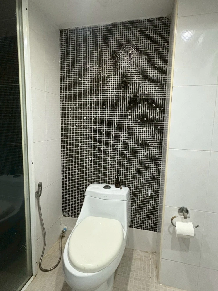 Sombat Pattaya Condotel for rent, spacious room with plenty of usable space, decorated in a theme, fully furnished, hurry and reserve now!