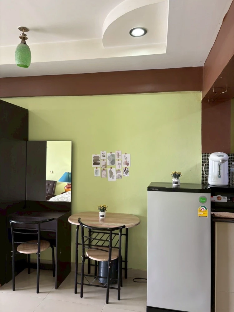 Sombat Pattaya Condotel for rent, spacious room with plenty of usable space, decorated in a theme, fully furnished, hurry and reserve now!