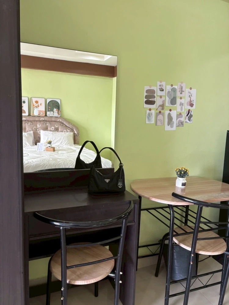 Sombat Pattaya Condotel for rent, spacious room with plenty of usable space, decorated in a theme, fully furnished, hurry and reserve now!