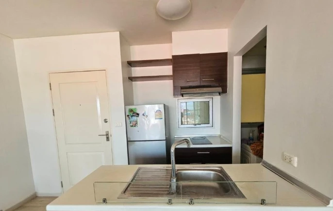 For rent: S&S Sukhumvit 101/1, 7th floor, fully furnished, very livable. Book now! (Quickly!)