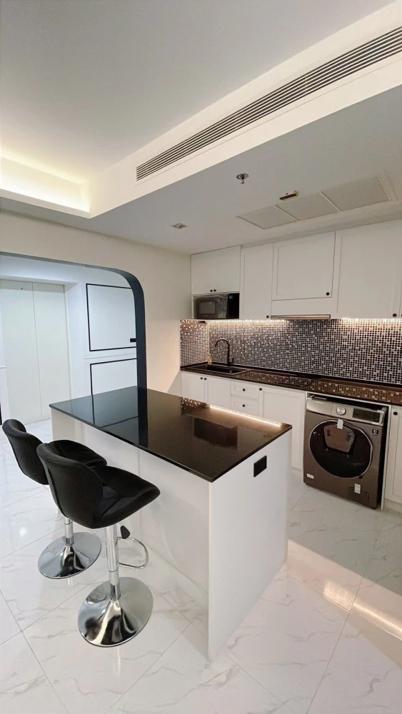 For rent: Star View, 2 bedrooms, 2 bathrooms, spacious living area, coordinated interior design. Move-in ready!