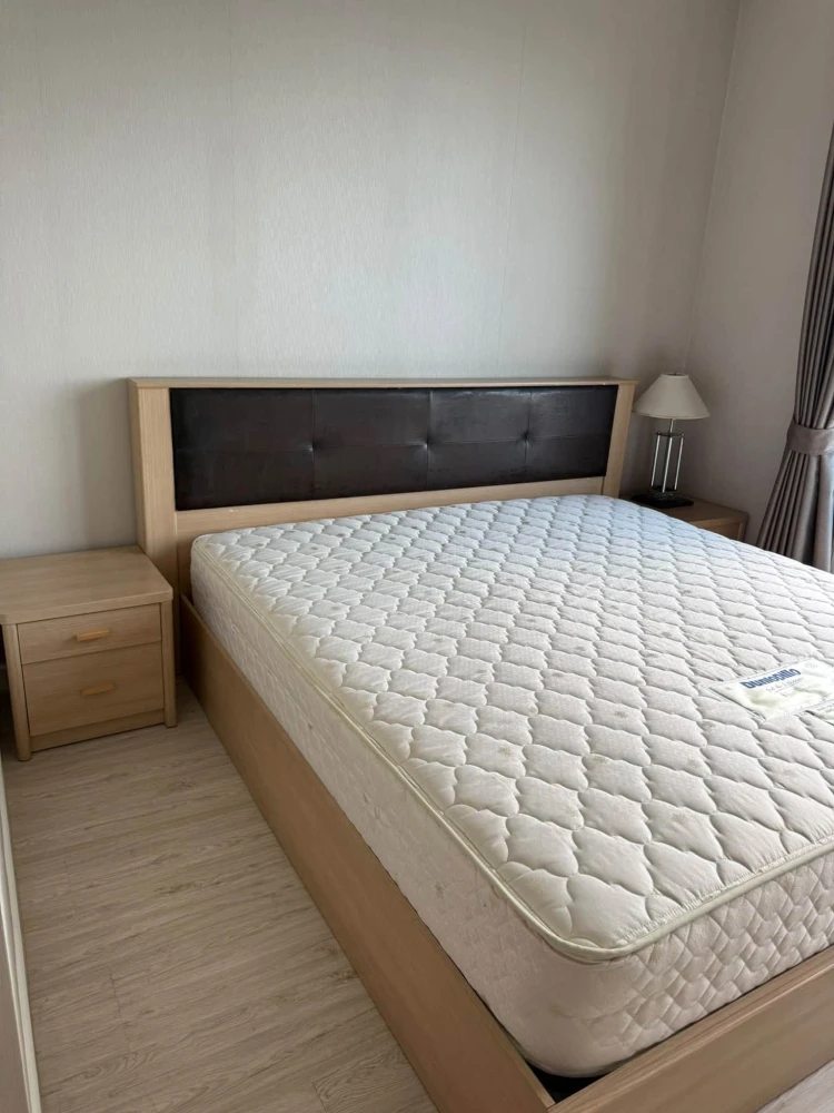 For Rent: Star View. Features Chao Phraya River views and a spacious, comfortable layout—ideal for those who appreciate well-defined living areas and