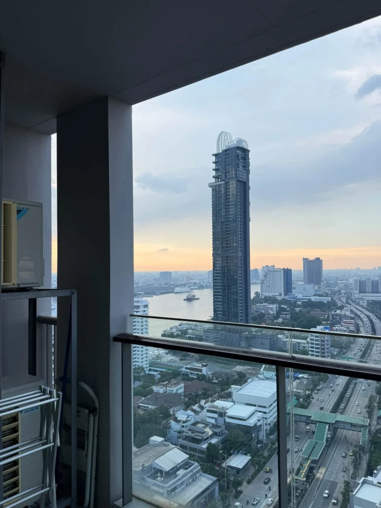 For Rent: Star View. Features Chao Phraya River views and a spacious, comfortable layout—ideal for those who appreciate well-defined living areas and