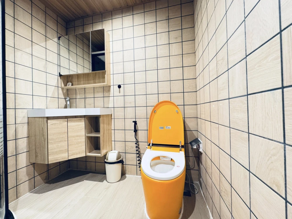 For rent: State Tower Condominium, ready to move in, fully furnished with all appliances, spacious, high floor, hurry and reserve now, don't miss out+