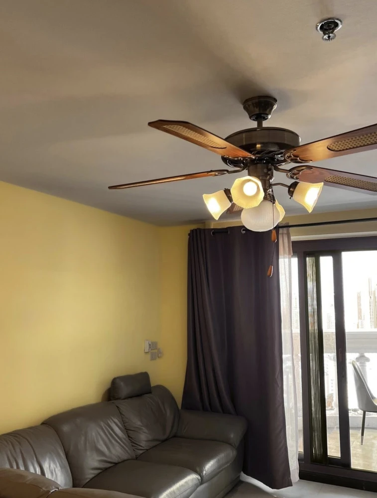 For rent: State Tower, 32nd floor (very high!). Fully furnished with appliances. You can't miss this opportunity!