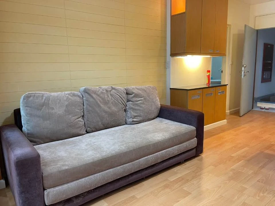For rent: St.Louis Grand Terrace, spacious room, comfortable, fully furnished, book now, hurry!