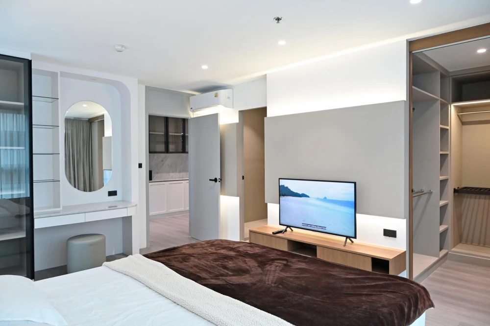 For rent Sukhumvit Living Town, lots of usable space, beautifully decorated room, stylish, complete with electrical appliances, meets all needs.