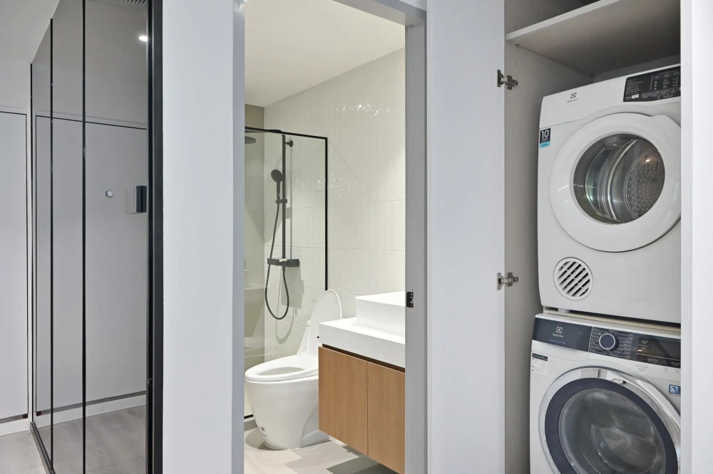 For rent Sukhumvit Living Town, lots of usable space, beautifully decorated room, stylish, complete with electrical appliances, meets all needs.