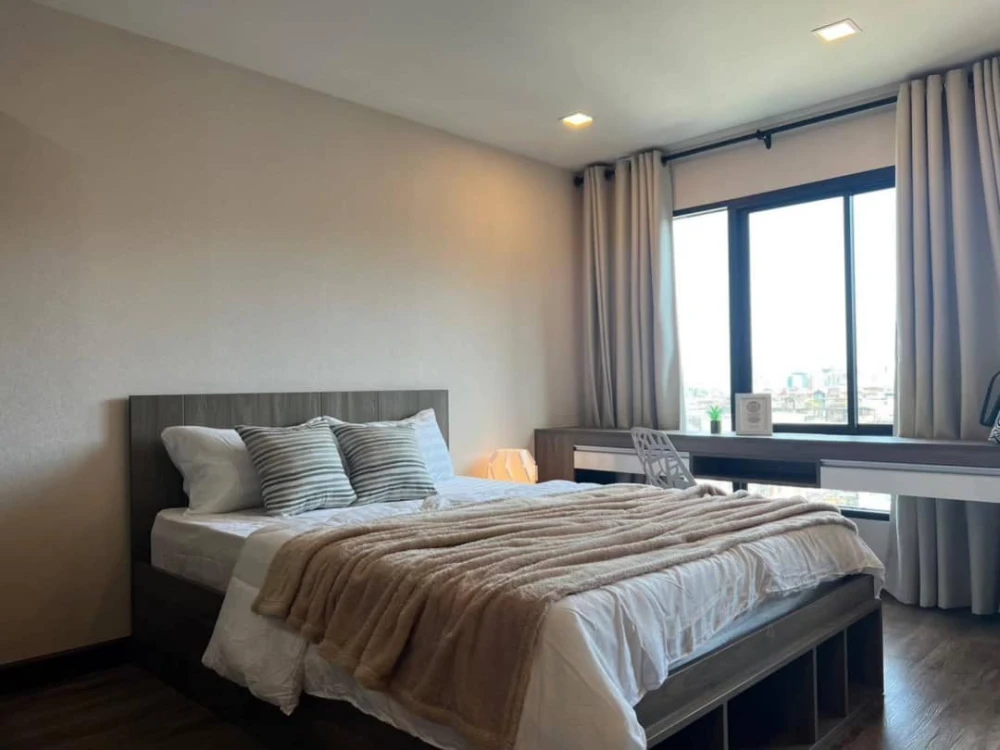 For rent SUN CITY MRT Yaek Fai Chai, furnished room, ready to move in, complete here, just come with yourself and you can move in right away, don't wa