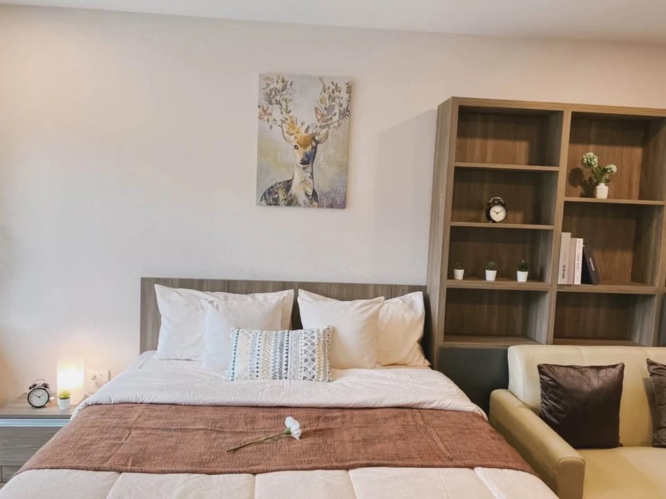 For rent: Sun city MRT Yaek Fai Chai, 4th floor, swimming pool view, complete amenities + electrical appliances, must book.