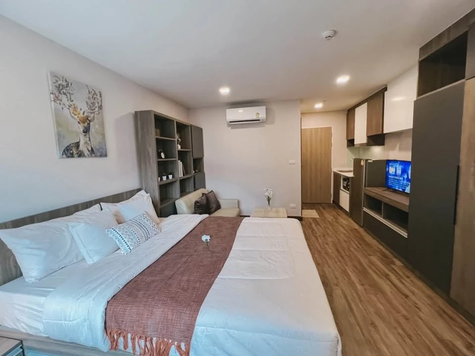 For rent: Sun city MRT Yaek Fai Chai, 4th floor, swimming pool view, complete amenities + electrical appliances, must book.