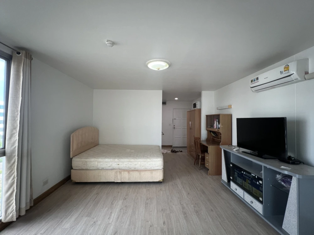 Sunshine Condominium for rent. A comfortable condo near the expressway and lifestyle amenities. Fully furnished and ready to move in.