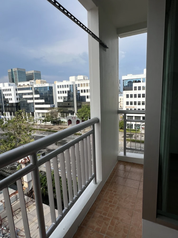 Sunshine Condominium for rent. A comfortable condo near the expressway and lifestyle amenities. Fully furnished and ready to move in.