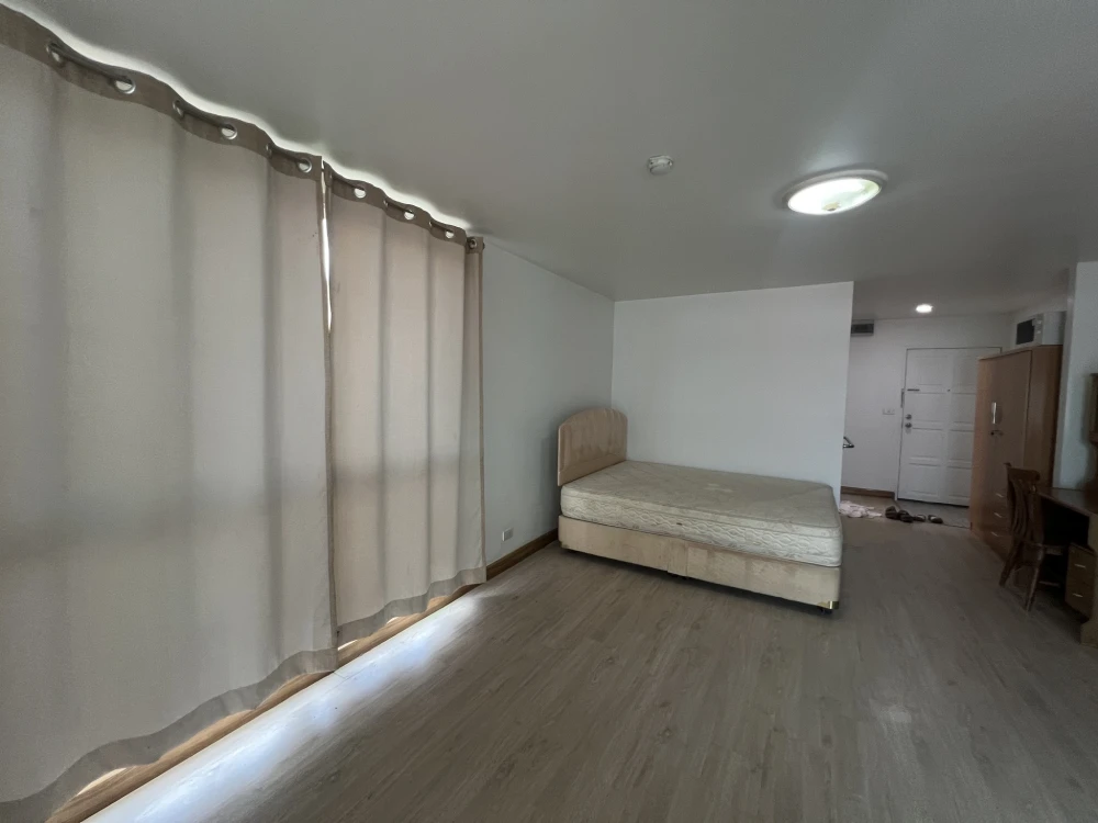 Sunshine Condominium for rent. A comfortable condo near the expressway and lifestyle amenities. Fully furnished and ready to move in.