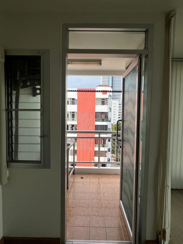 Sunshine Condominium for rent. A comfortable condo near the expressway and lifestyle amenities. Fully furnished and ready to move in.