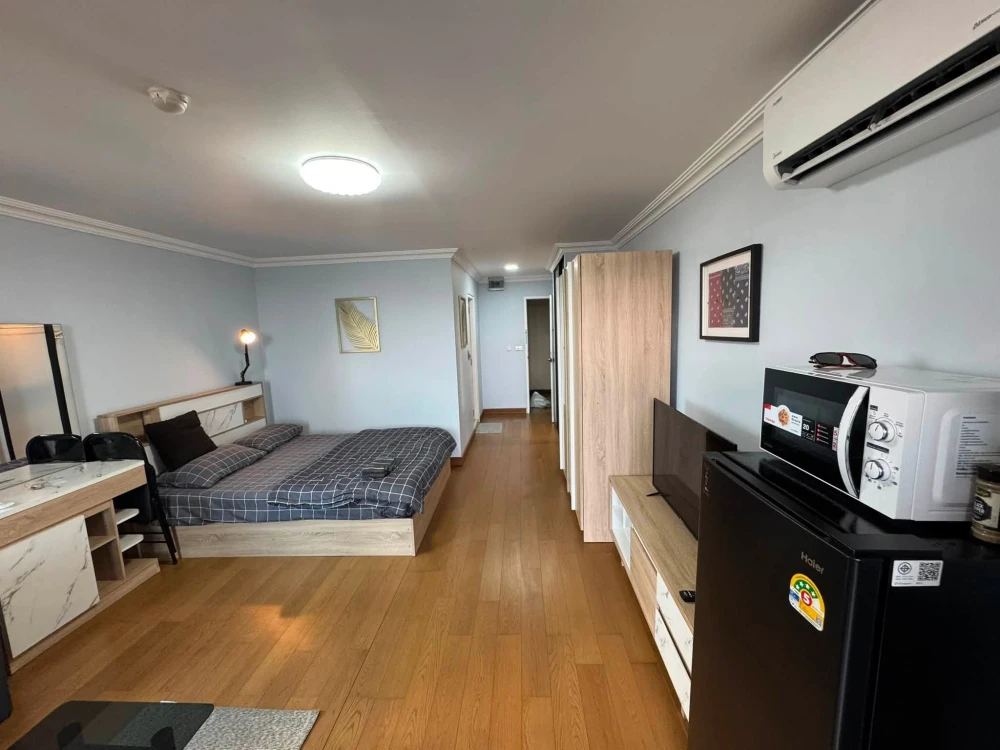 Sunshine Condominium for rent. Ready to move in, fully furnished, great price! Book now, don't wait!