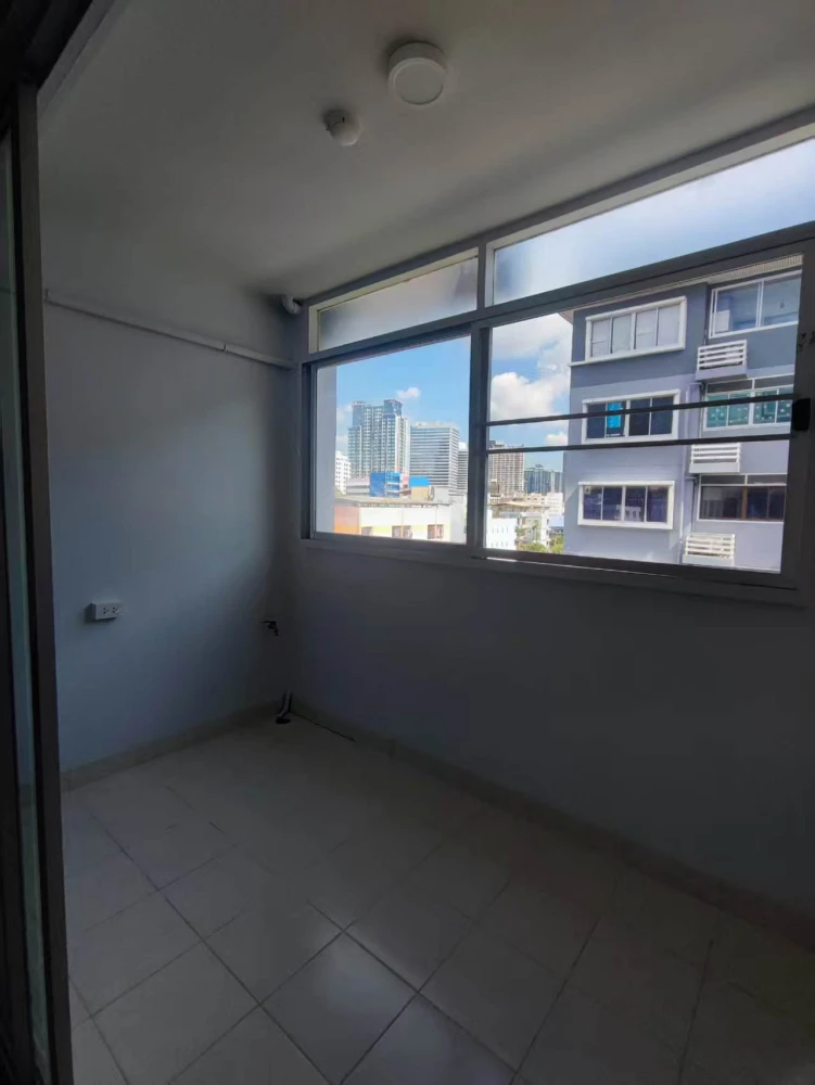 For rent: Supalai City Home Ratchada, unfurnished unit with spacious living area, great location, and convenient transportation. Book now!