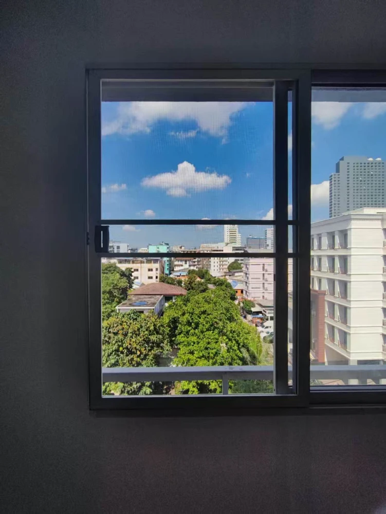 For rent: Supalai City Home Ratchada, unfurnished unit with spacious living area, great location, and convenient transportation. Book now!