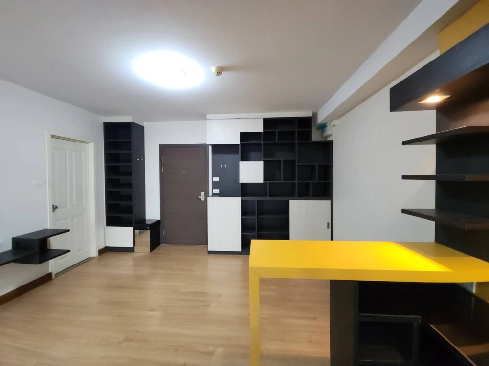 For rent: Supalai City Resort Bearing Station (Lasalle), 6th floor, corner unit, fully furnished. Book now!