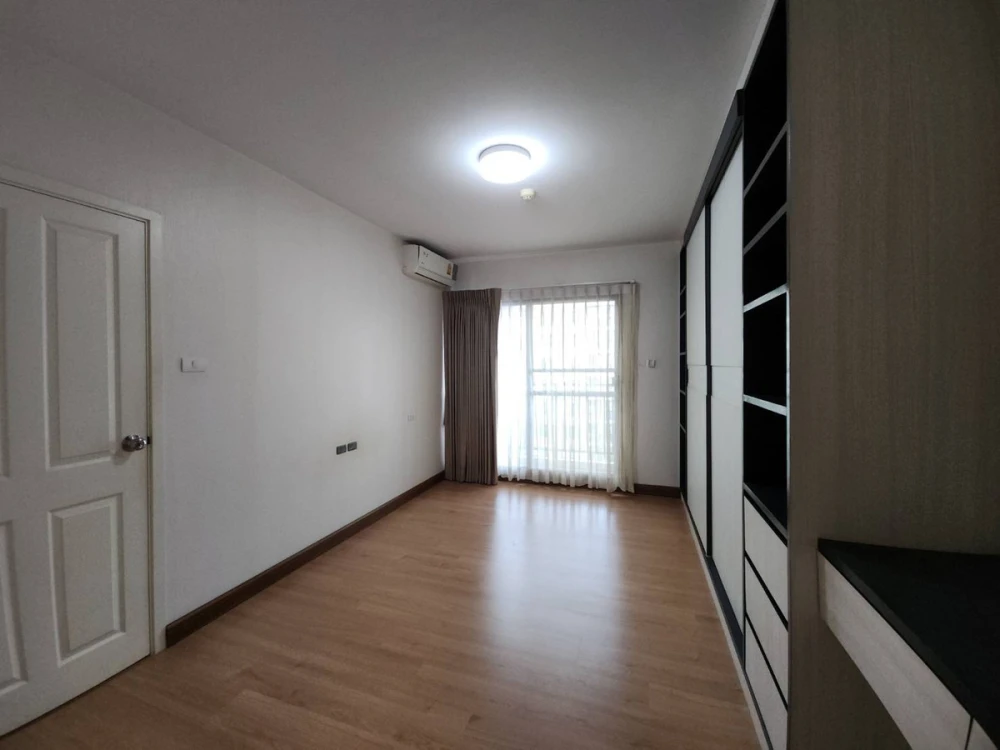 For rent: Supalai City Resort Bearing Station (Lasalle), 6th floor, corner unit, fully furnished. Book now!