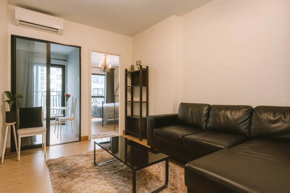 For rent: Supalai City Resort Bearing Station (Lasalle), 3rd floor unit with spacious living area, fully furnished. Book now!