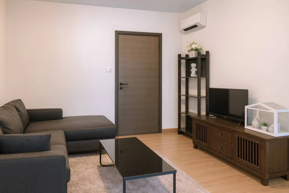 For rent: Supalai City Resort Bearing Station (Lasalle), 3rd floor unit with spacious living area, fully furnished. Book now!