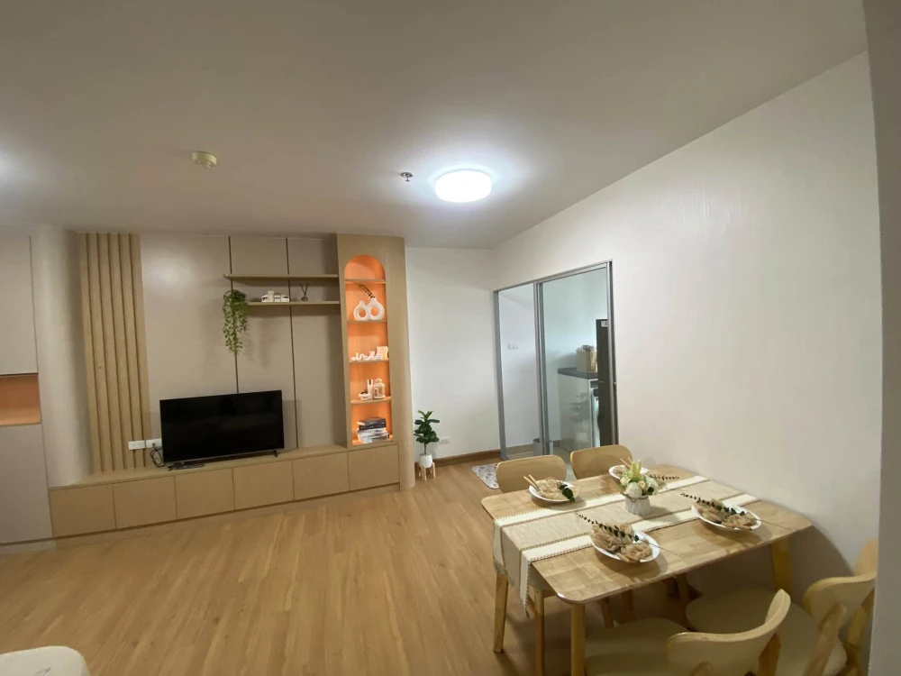 For rent: Supalai City Resort Chaengwatthana, beautifully decorated minimalist room with high-quality built-in furniture. Book now!