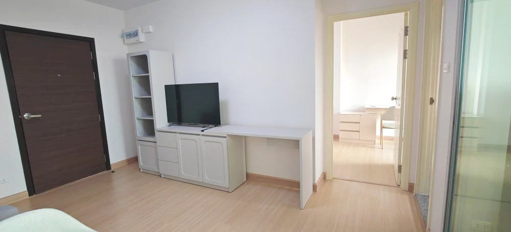 Supalai City Resort Chonburi for rent, a lovely room with complete furniture and appliances. Just bring your bags and move in!