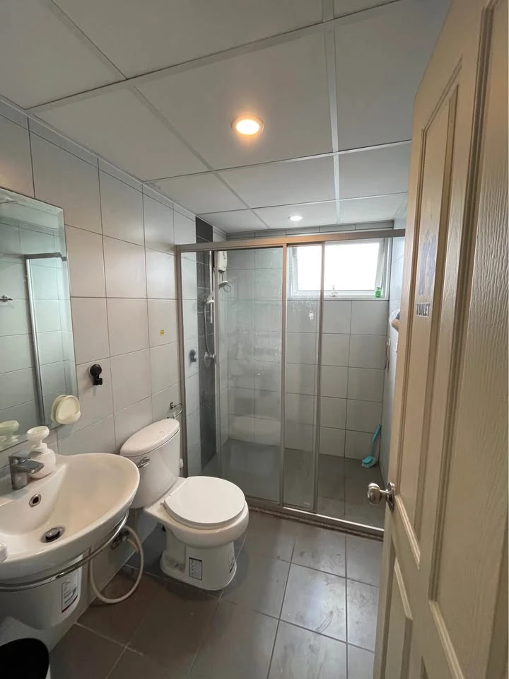 For rent: Supalai City Resort Phranangklao Station–Chaophraya, high floor unit, spacious and comfortable, fully furnished + appliances included. Book