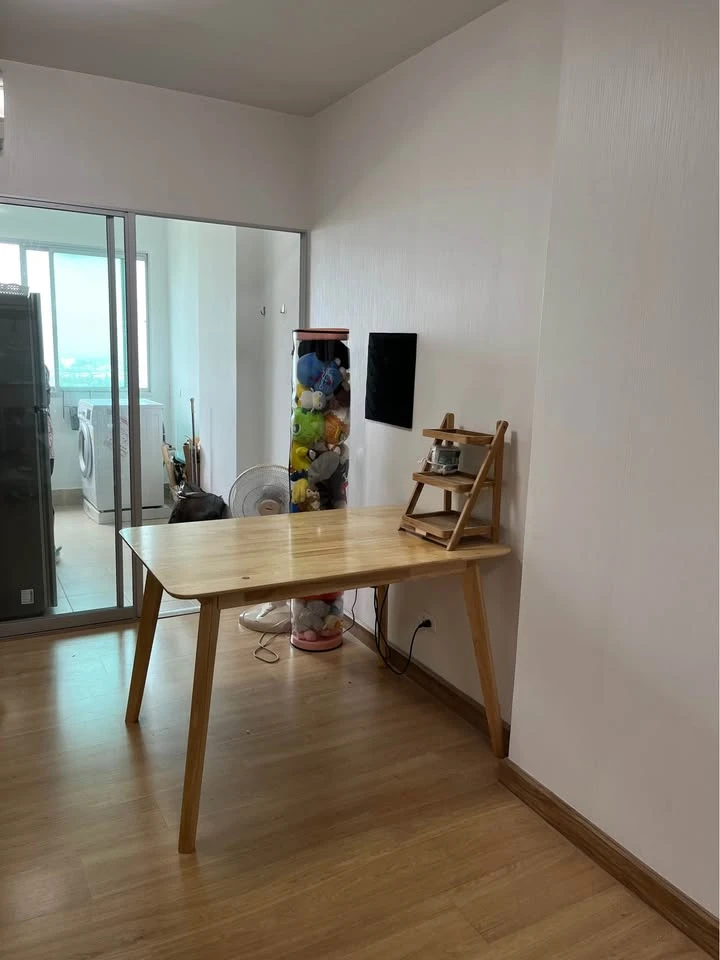 For rent: Supalai City Resort Phranangklao Station–Chaophraya, high floor unit, spacious and comfortable, fully furnished + appliances included. Book