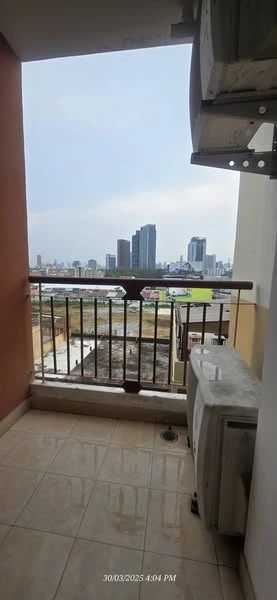 For rent Supalai City Resort Ramkhamhaeng, room with good wallpaper, reasonable price, must book now.
