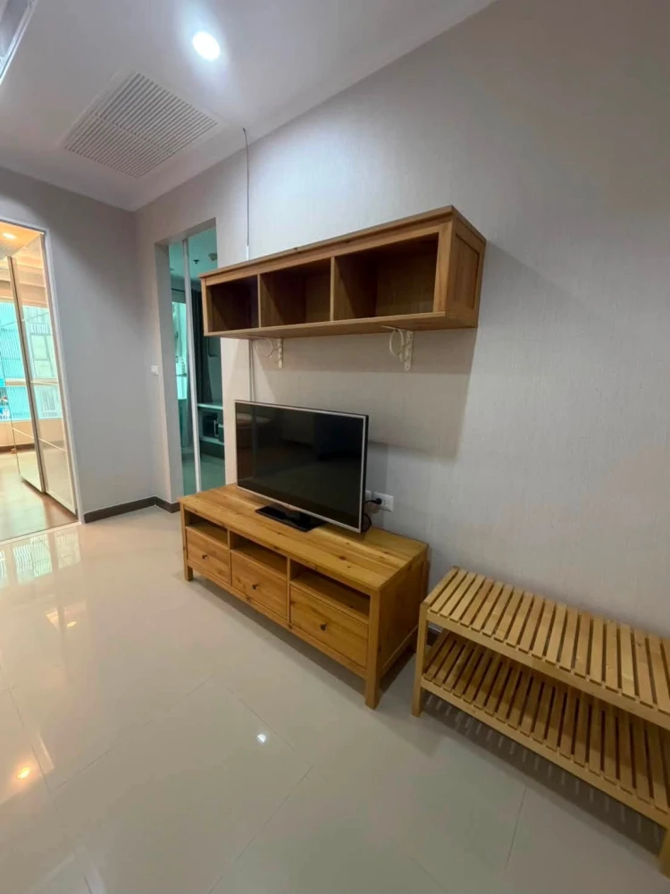 For rent: Supalai Elite Payathai 1-bedroom unit, spacious living area, prime location, fully furnished. Book now!