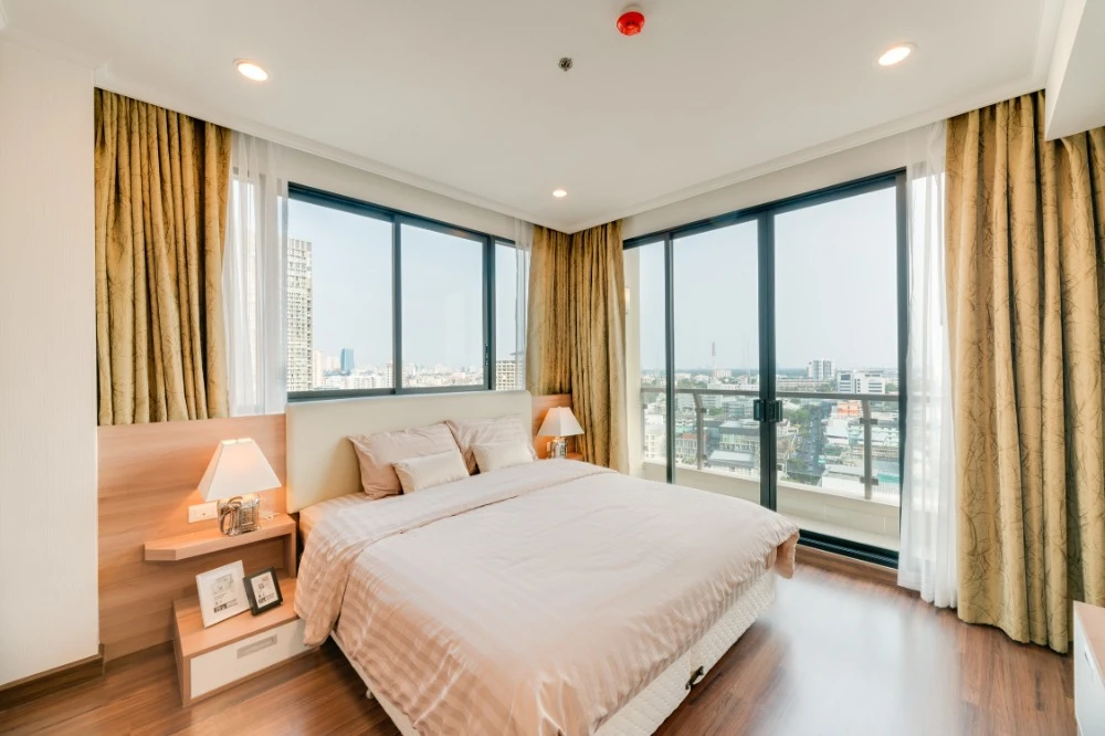 For rent Supalai Elite Sathorn Suanplu, 17th floor, fully furnished, nice room, interested, reserve now.