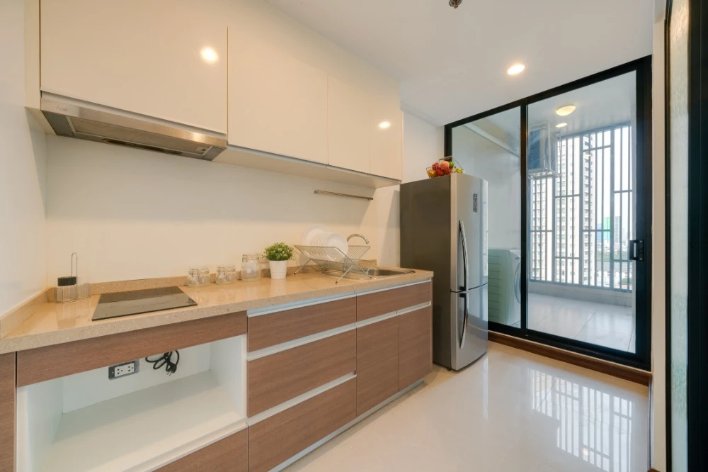 For rent Supalai Elite Sathorn Suanplu, 17th floor, fully furnished, nice room, interested, reserve now.