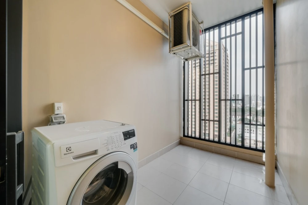 For rent Supalai Elite Sathorn Suanplu, 17th floor, fully furnished, nice room, interested, reserve now.
