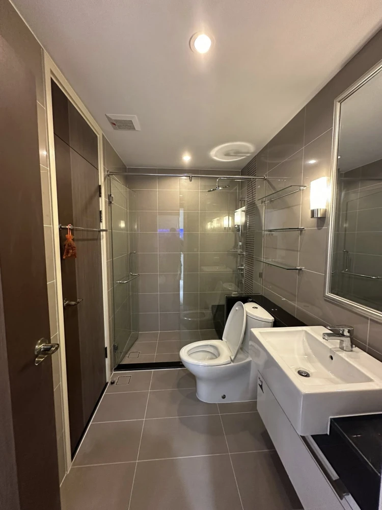 For rent: Supalai Elite Sathorn Suanplu, spacious, ready to move in. Book now!