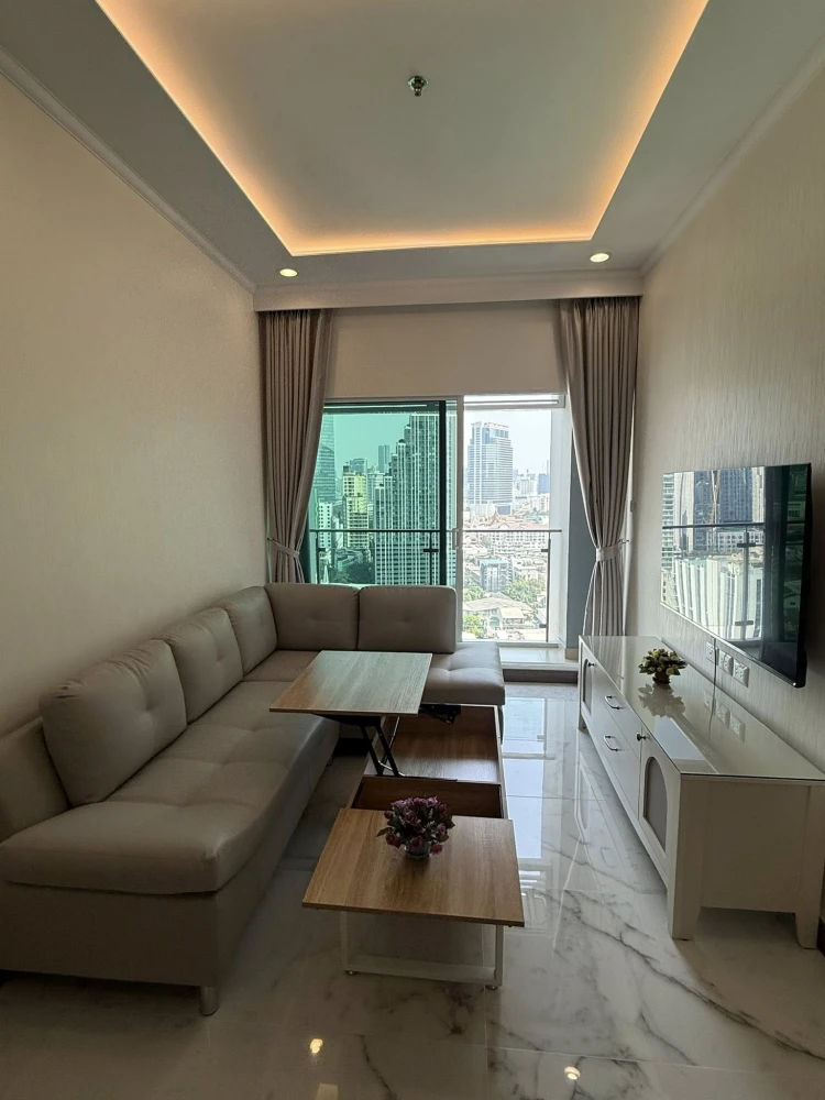 For rent: Supalai Elite Surawong, 1 bedroom, 1 bathroom, spacious living area, fully furnished, great location. Book now!